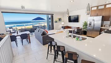 Condo, Multiple Beds, Balcony, Ocean View | Interior