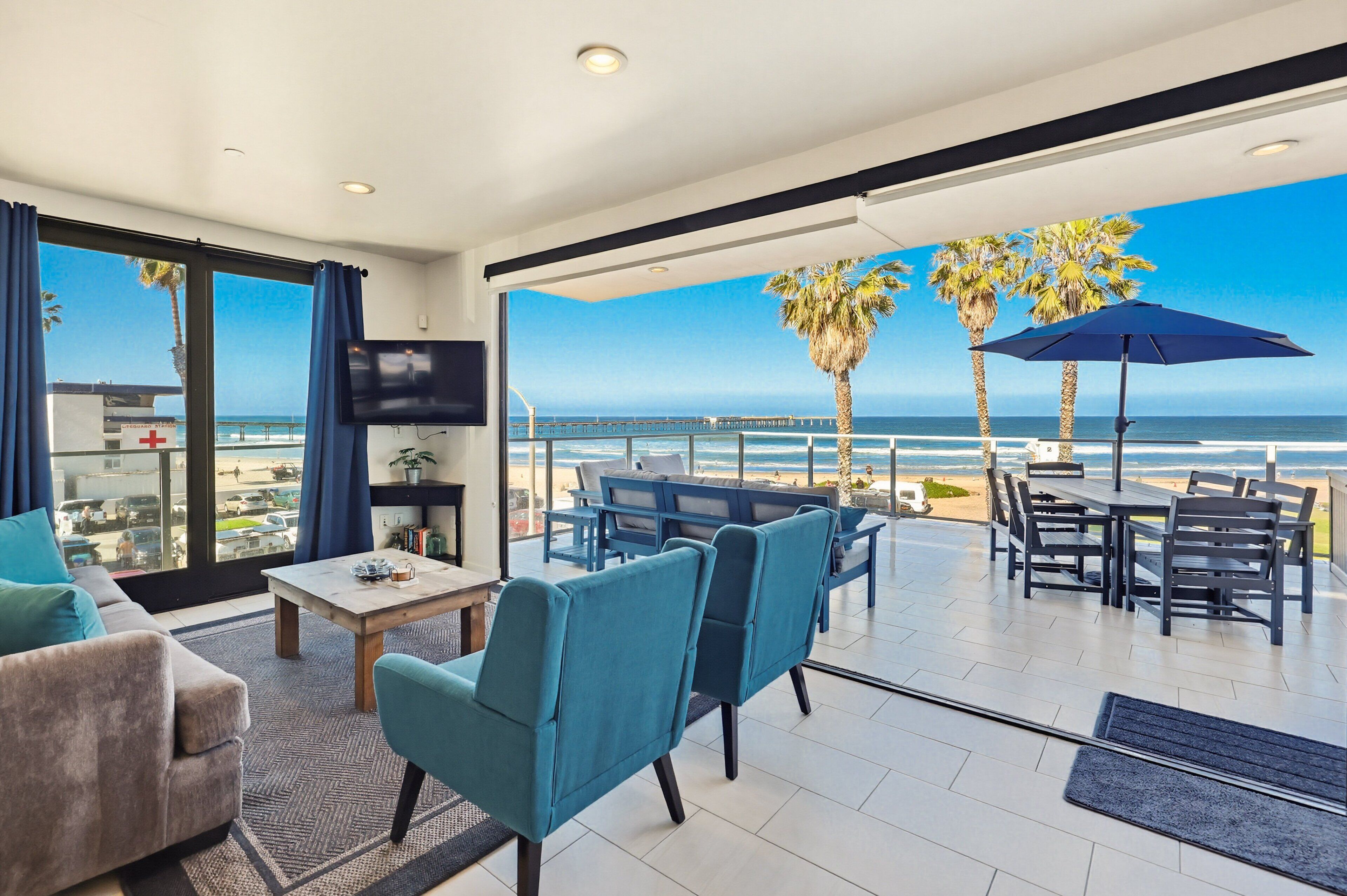 Condo, Multiple Beds, Balcony, Beach View | Living area