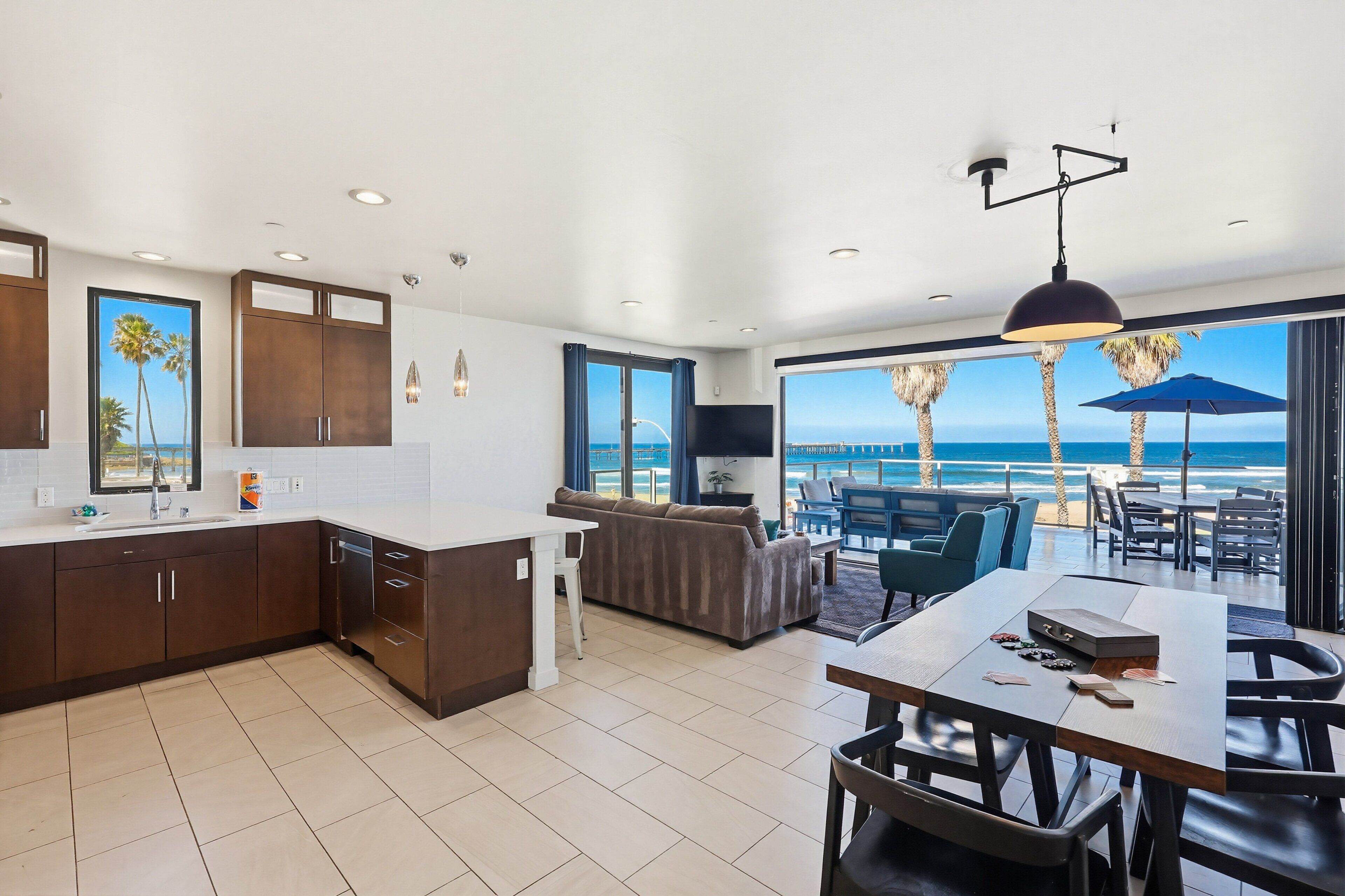 Condo, Multiple Beds, Balcony, Beach View | Interior