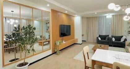 Luxurious Apartment: Spacious & Elegant retreat!