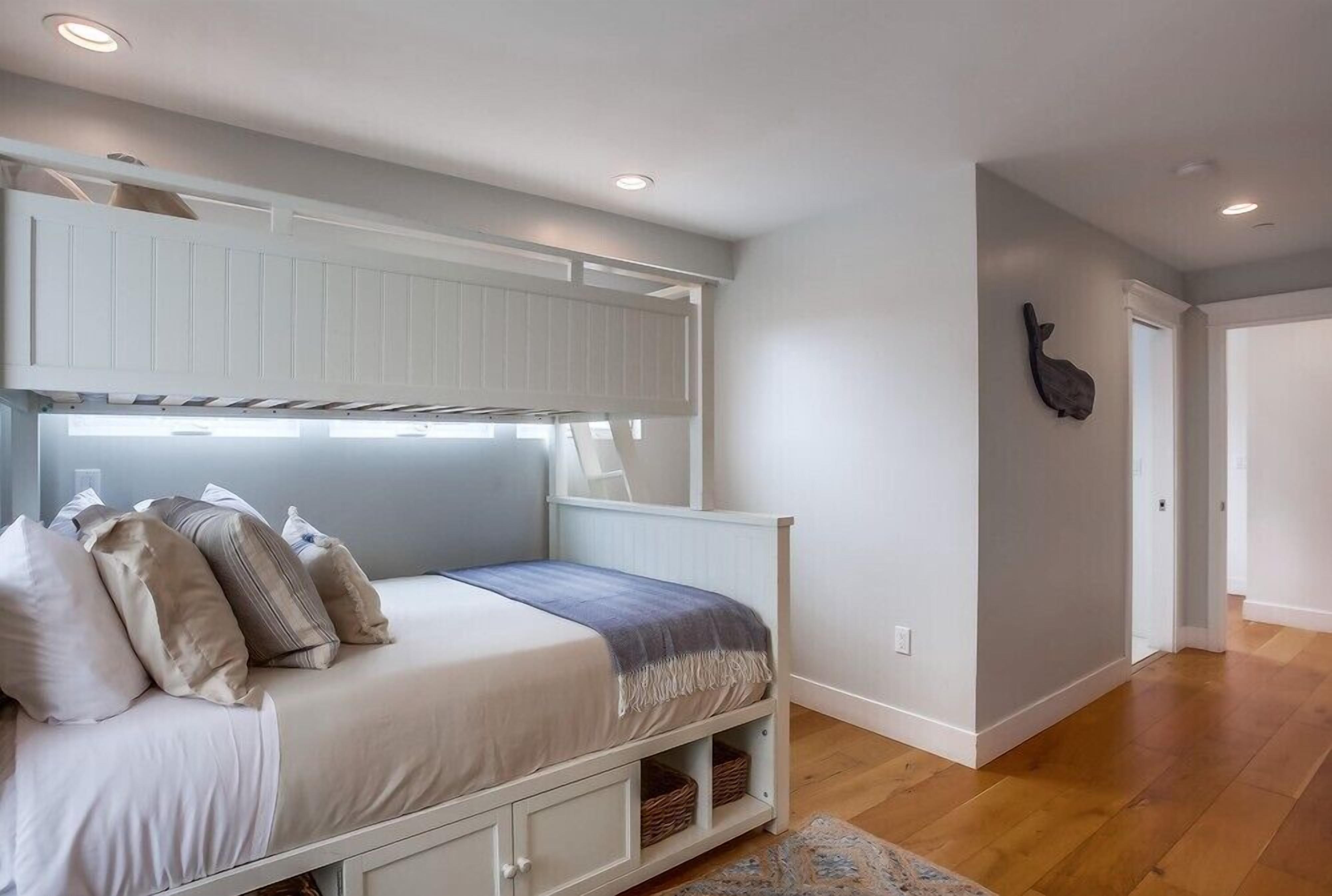 Apartment, Multiple Beds, Patio, Partial Ocean View