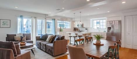 Apartment, Multiple Beds, Patio, Partial Ocean View | Interior