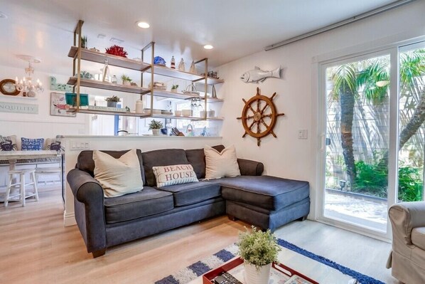 Cottage, Multiple Beds, Patio, Ocean View | Living area