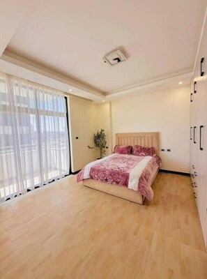 2 chambres, fer et planche à repasser, Wi-Fi, draps fournis