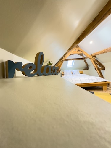 Cocoon House – Private Garden & Exposed Beams – Peaceful Retreat 1h from Paris