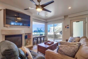 Condo, Multiple Beds, Kitchen, Beach View | Living area - Surf Rider D (San Diego)