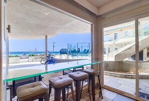 Condo, Multiple Beds, Kitchen, Beach View | Interior