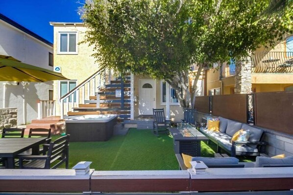 屋外ダイニングエリア