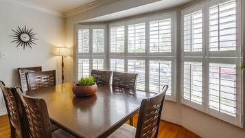 House, Multiple Beds, Hot Tub, City View | 3 bedrooms, individually decorated, individually furnished, bed sheets