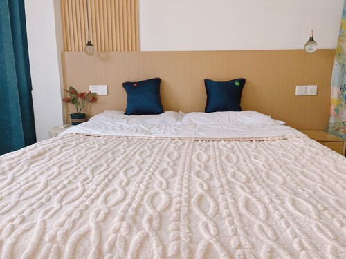 A cozy home，Chic 2-bedroom apartment with AC, WiFi in beautiful Wuyuan county 