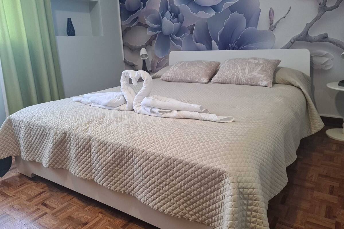 Magnolia Dream (1 Cama Casal) | Cortinas opacas, sistema de insonorización, wifi gratis