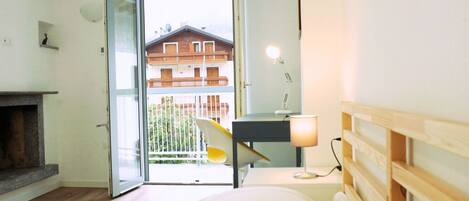 2 bedrooms, bed sheets