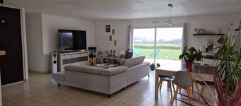 Dany proposes a flat-sharing with room and close to everything