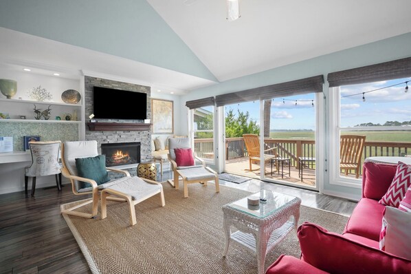 TV - Spectacular Sunset Views, Quiet Location, Golf Cart Included, Private Deck - 7 Periwinkle Court (Fripp Island)