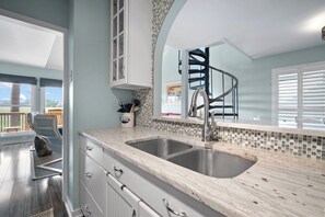 Interior - Spectacular Sunset Views, Quiet Location, Golf Cart Included, Private Deck - 7 Periwinkle Court (Fripp Island)