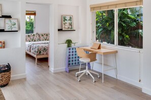 3 chambres, fer et planche à repasser, lit de bébé portatif