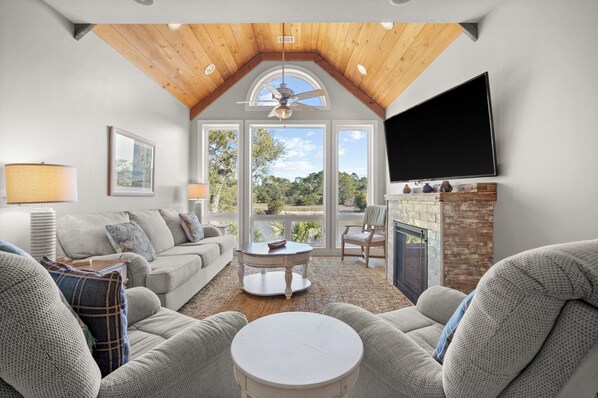 TV - Lakefront, Golf Cart Included, Pet Friendly - 259 Deer Run (Fripp Island)