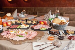 Petit déjeuner buffet compris tous les jours