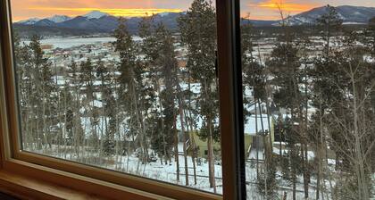 Sunset Mountain View Townhome and Winter Park Ski/Hike/Bike Hub