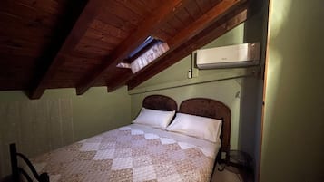 1 bedroom, bed sheets
