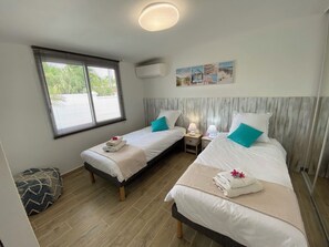 3 bedrooms, iron/ironing board, free WiFi, bed sheets