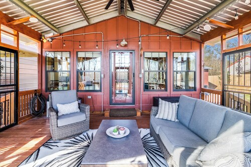 Atchafalaya River Cabin Sleeps 7