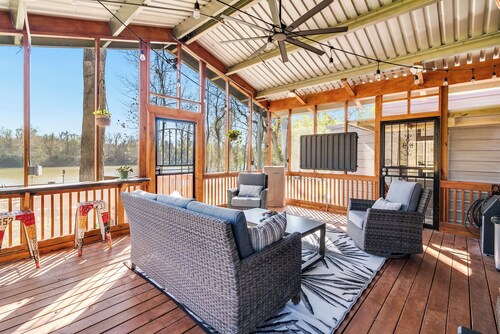 Atchafalaya River Cabin Sleeps 7