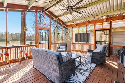 Atchafalaya River Cabin Sleeps 7