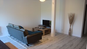 TV - 2-bedroom house in the heart of the Marais Poitevin! 25 minutes from La Rochelle (Taugon)