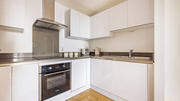 Leilighet | Eget kjøkken | Kjøleskap, mikrobølgeovn, ovn og kokeplater