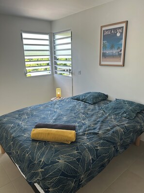 2 quartos, ferros/tábuas de passar roupa, Wi-Fi, roupa de cama