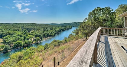 Bull Shoals Retreat with Panoramic River Views – A Peaceful Escape Awaits!