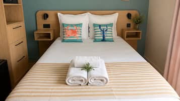 In-room safe, bed sheets