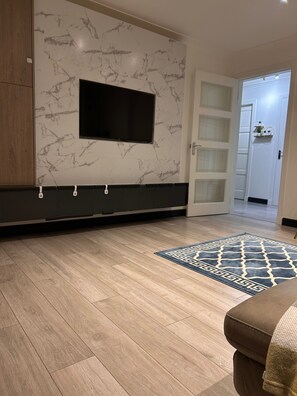 Apartment | Interior - Modern Apartment-sleeps6-parking-seft Check in (Glasgow)