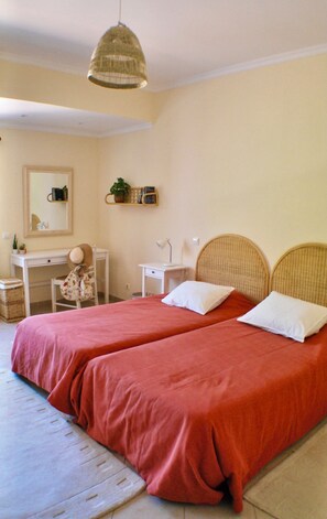 4 室のベッドルーム、アイロン / アイロン台、旅行用ベビーベッド、WiFi