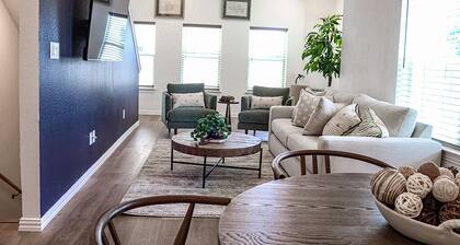 Luxury Condo at AT&T/Cowboy Stadium & Six Flags Texas & Globelife Stadium