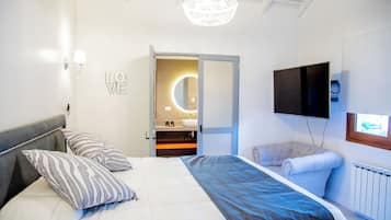 Family Double or Twin Room, City View | In-room safe, free WiFi