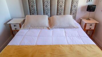 Phòng đôi hoặc 2 giường đơn Deluxe, quang cảnh thành phố | Két bảo mật tại phòng, truy cập Internet không dây miễn phí