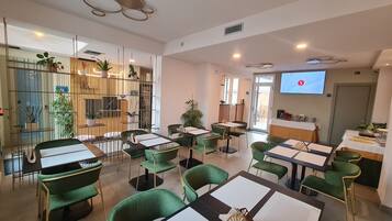 Tägliches inbegriffenes Frühstücksbuffet