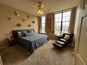 4 bedrooms, iron/ironing board, free WiFi, bed sheets - 3,200 sq ft  in Historic Warehouse (Abilene)