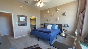 4 bedrooms, iron/ironing board, free WiFi, bed sheets - 3200 sq ft 3K 1Q Wkly Cleaning Included (Abilene)