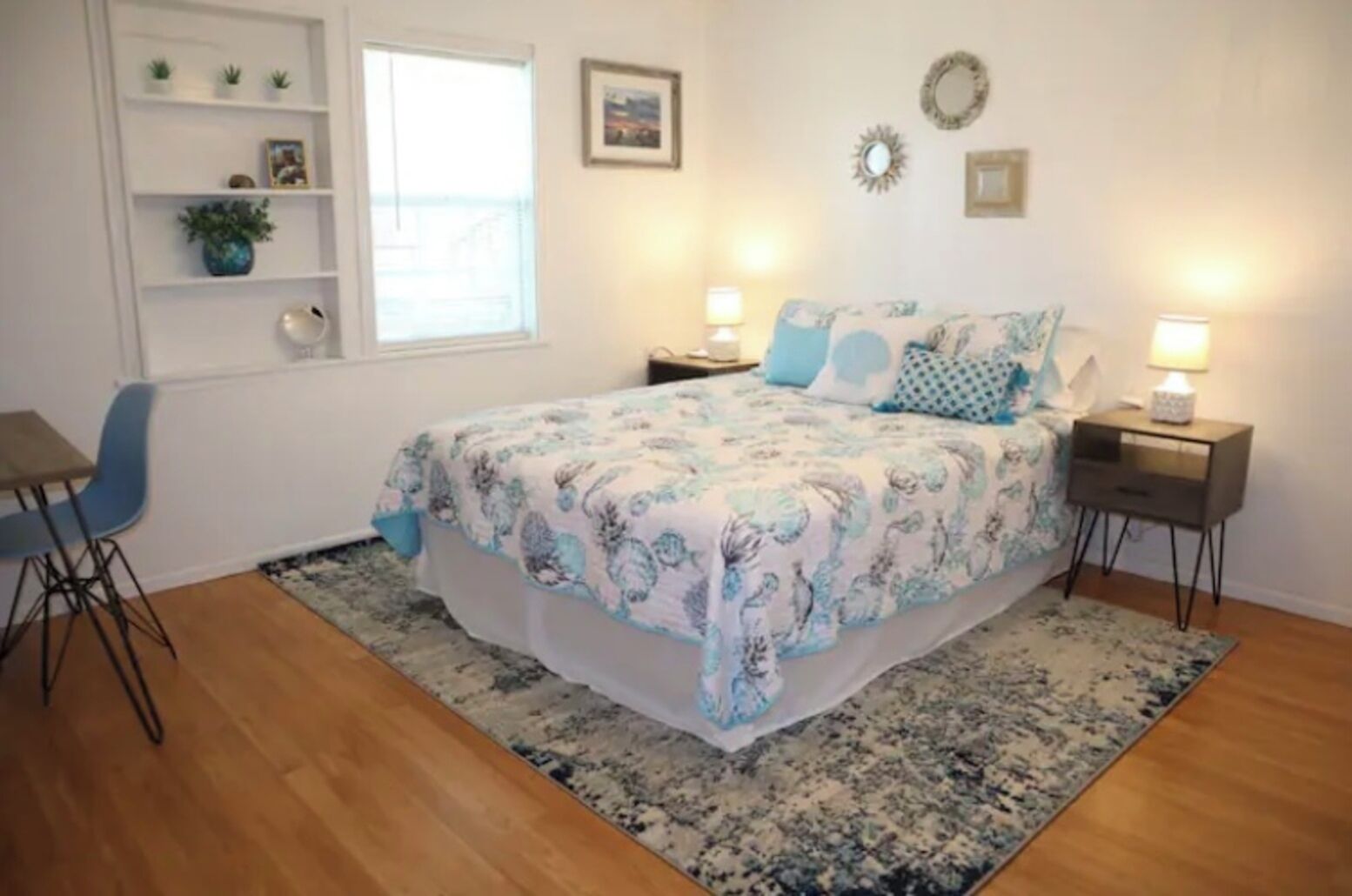 2 多间卧室、办公桌、熨斗/熨衣板、WiFi