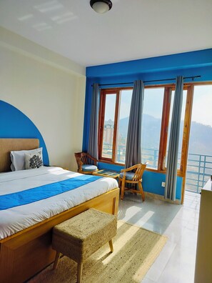 Comfort Double Room, Balcony, Valley View | Laptop workspace, iron/ironing board, free WiFi - Aagaman- Your Mountain Home (Naldehra)