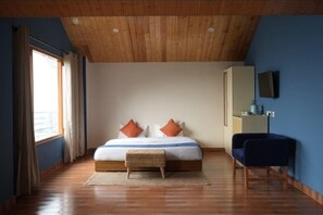 Family Double Room, Balcony, Valley View