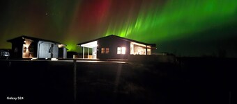 Kerengi Cottage – Modern Cozy Cabin Built 2024, Heart of Golden Circle Iceland