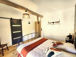 1 غرفة نوم ومكواة/لوح كي وواي فاي وملاءات أسرّة