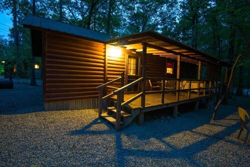 The Bradley Cabin is a 2 bedroom-KING & QUEEN bedroom with outdoor HOT TUB