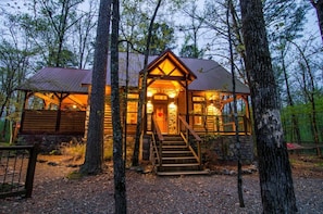 Exterior - Chasing Fireflies Cabin is an extraordinary escape, 1 bed type, sleeps 2. (Broken Bow)