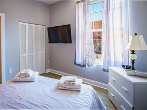 Iron/ironing board, WiFi, bed sheets