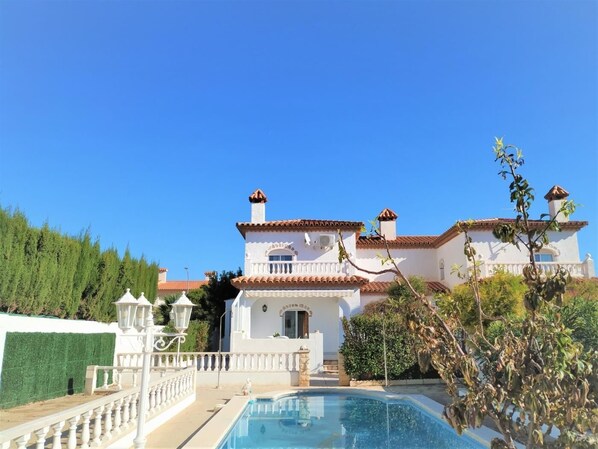 Pool - SEMI-DETACHED HOUSE WITH PRIVATE POOL (Miami Platja)